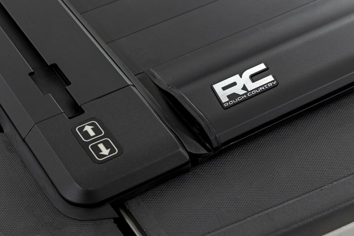 GMC Canyon Powered Retractable Bed Cover - Rough Country - Matte Black - '15-'26